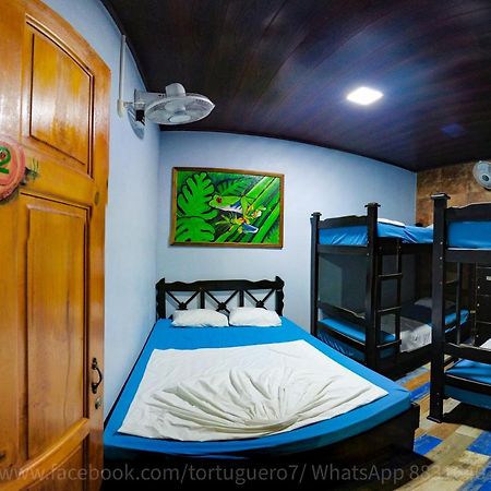 Hostel Tortuguero 7Backpackers エクステリア 写真