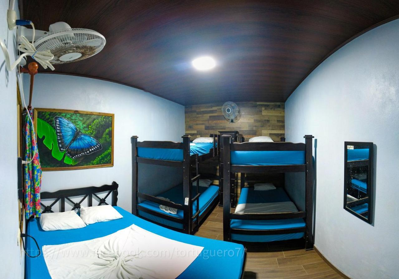 Hostel Tortuguero 7Backpackers エクステリア 写真