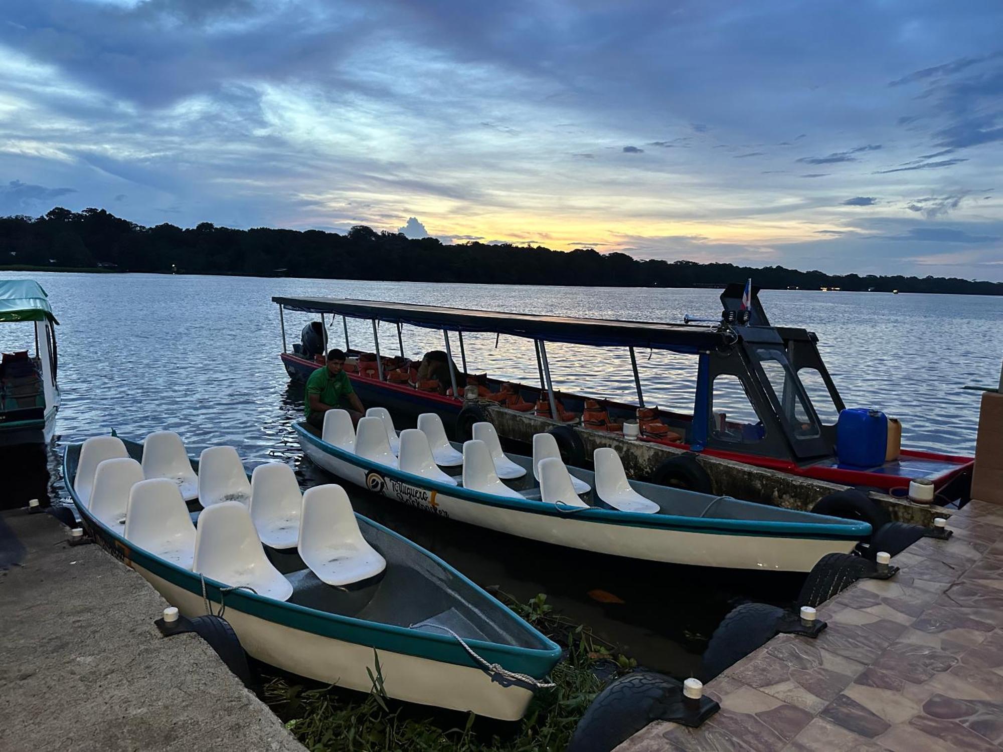 Hostel Tortuguero 7Backpackers エクステリア 写真